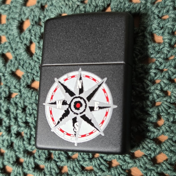 Marlboro Zippo Compass Lighter and Leather and Metal Ashtray Set NIB/NWT - Picture 10 of 16